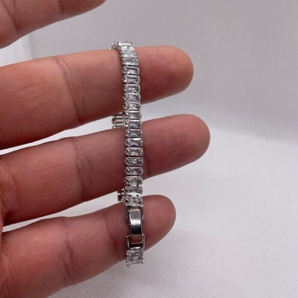 Tennis bracelet baguette cut simulated lab diamonds 925 sterling 7” long - Picture 4 of 6